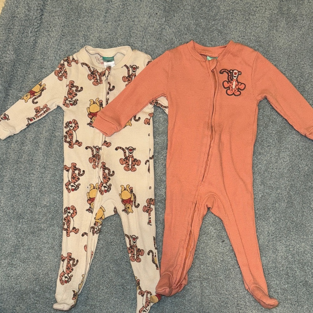 2 Winnie the Pooh and Tigger sleepers
